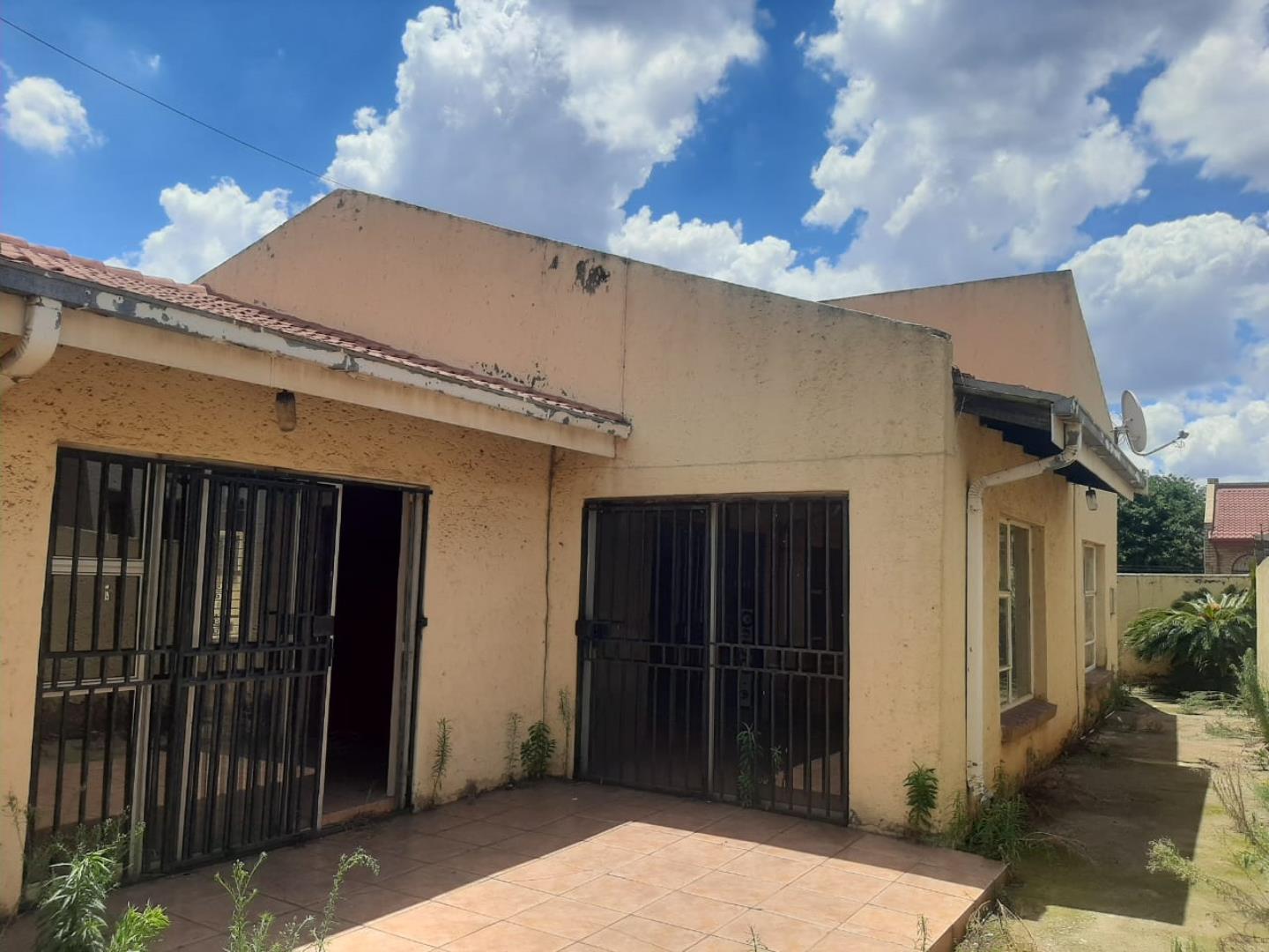 606284_PHOTO-2022-11-26-18-22-52